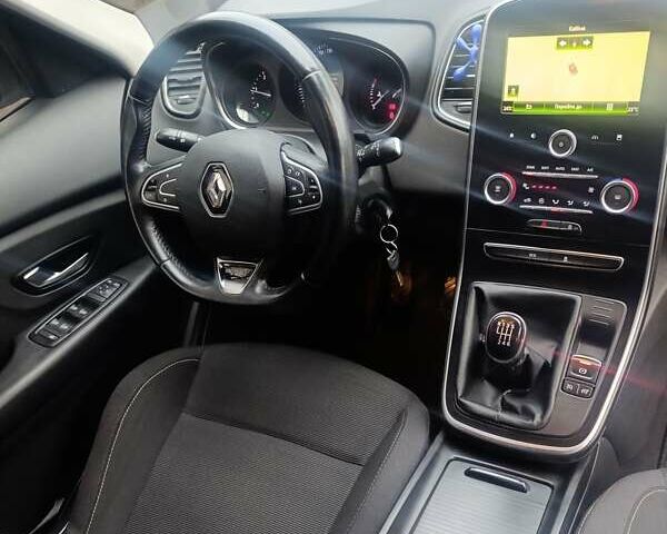 Белый Рено Сценик, объемом двигателя 1.5 л и пробегом 249 тыс. км за 11700 $, фото 32 на Automoto.ua