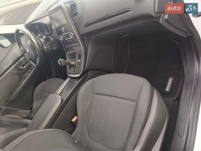 Белый Рено Сценик, объемом двигателя 1.46 л и пробегом 248 тыс. км за 11800 $, фото 7 на Automoto.ua