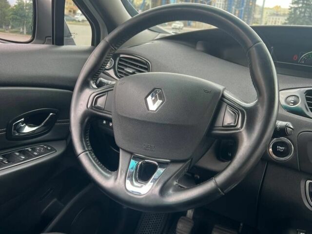 Білий Рено Сценік, об'ємом двигуна 1.46 л та пробігом 330 тис. км за 8900 $, фото 15 на Automoto.ua