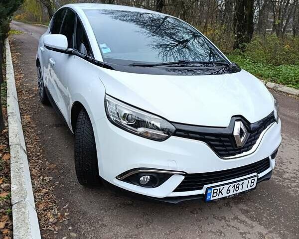 Белый Рено Сценик, объемом двигателя 1.46 л и пробегом 248 тыс. км за 11800 $, фото 1 на Automoto.ua