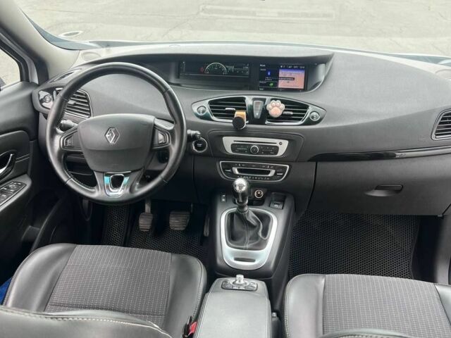 Білий Рено Сценік, об'ємом двигуна 1.46 л та пробігом 330 тис. км за 8900 $, фото 14 на Automoto.ua