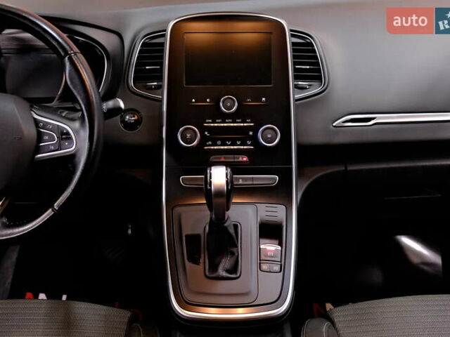 Белый Рено Сценик, объемом двигателя 1.5 л и пробегом 223 тыс. км за 15900 $, фото 48 на Automoto.ua