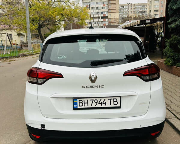 Білий Рено Сценік, об'ємом двигуна 1.5 л та пробігом 250 тис. км за 15000 $, фото 3 на Automoto.ua