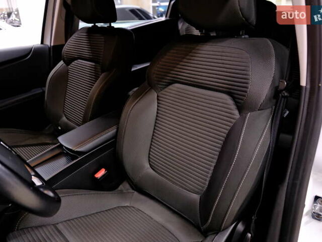 Белый Рено Сценик, объемом двигателя 1.5 л и пробегом 223 тыс. км за 15900 $, фото 31 на Automoto.ua