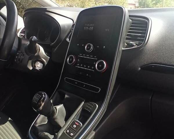 Белый Рено Сценик, объемом двигателя 1.46 л и пробегом 175 тыс. км за 11300 $, фото 11 на Automoto.ua