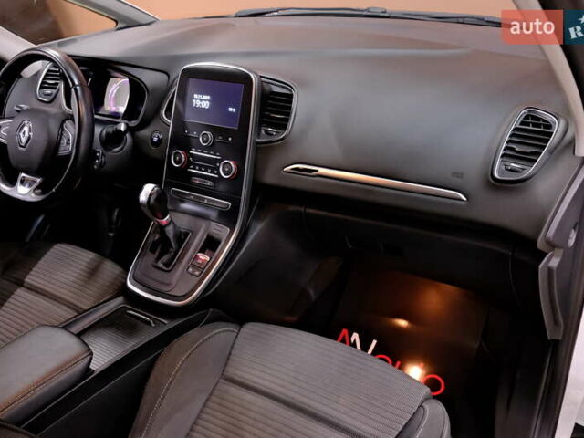 Белый Рено Сценик, объемом двигателя 1.5 л и пробегом 223 тыс. км за 15900 $, фото 43 на Automoto.ua