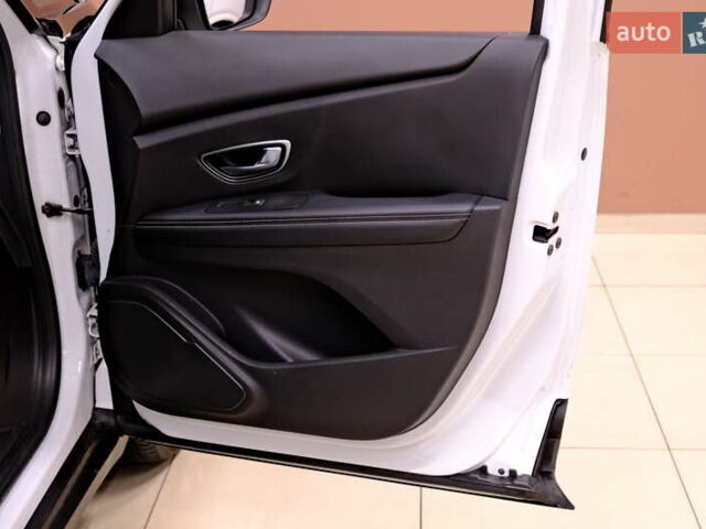 Белый Рено Сценик, объемом двигателя 1.5 л и пробегом 223 тыс. км за 15900 $, фото 41 на Automoto.ua