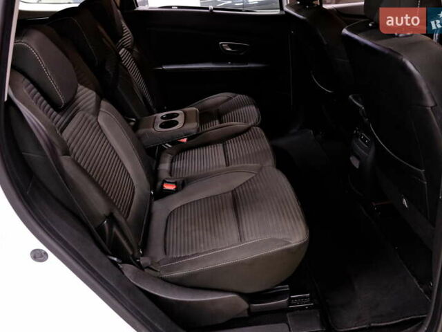 Белый Рено Сценик, объемом двигателя 1.5 л и пробегом 223 тыс. км за 15900 $, фото 38 на Automoto.ua