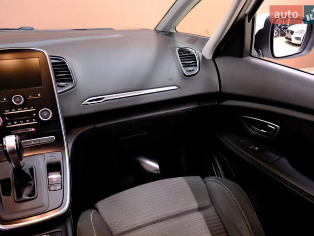 Белый Рено Сценик, объемом двигателя 1.5 л и пробегом 223 тыс. км за 15900 $, фото 47 на Automoto.ua