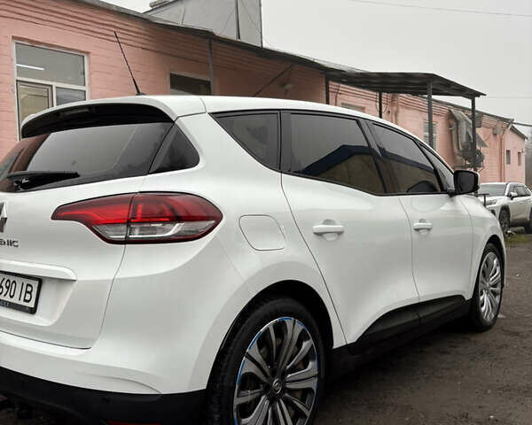 Белый Рено Сценик, объемом двигателя 1.46 л и пробегом 193 тыс. км за 13600 $, фото 11 на Automoto.ua