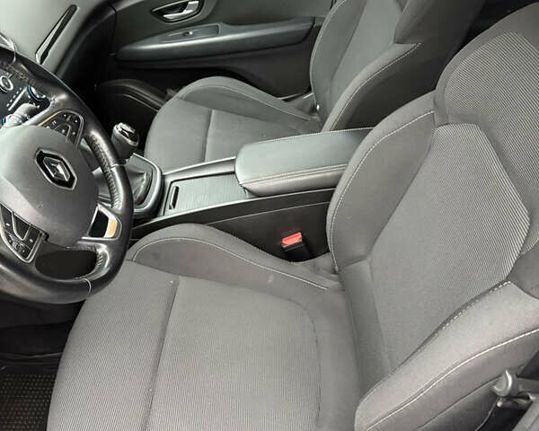 Белый Рено Сценик, объемом двигателя 1.46 л и пробегом 193 тыс. км за 13600 $, фото 17 на Automoto.ua