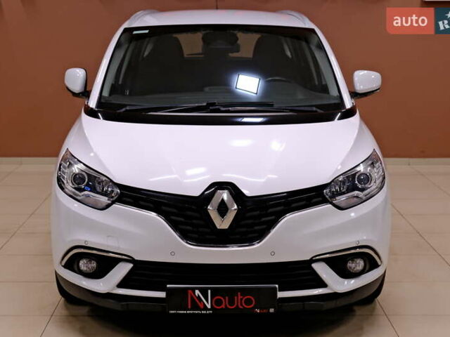 Белый Рено Сценик, объемом двигателя 1.5 л и пробегом 223 тыс. км за 15900 $, фото 1 на Automoto.ua