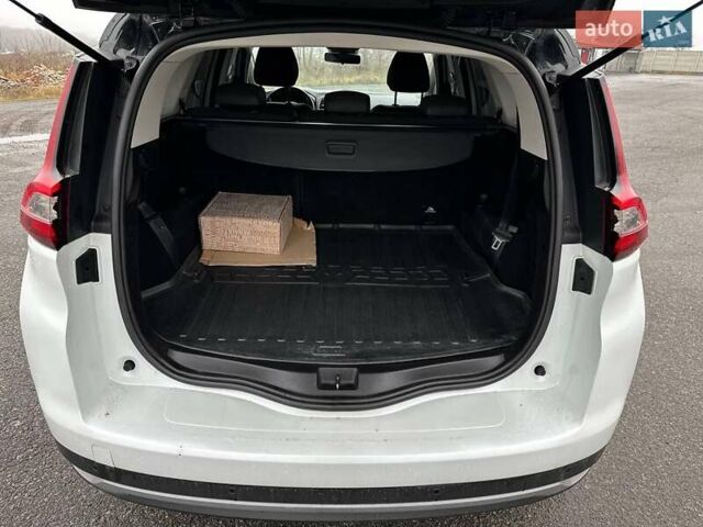 Белый Рено Сценик, объемом двигателя 1.46 л и пробегом 297 тыс. км за 14800 $, фото 18 на Automoto.ua