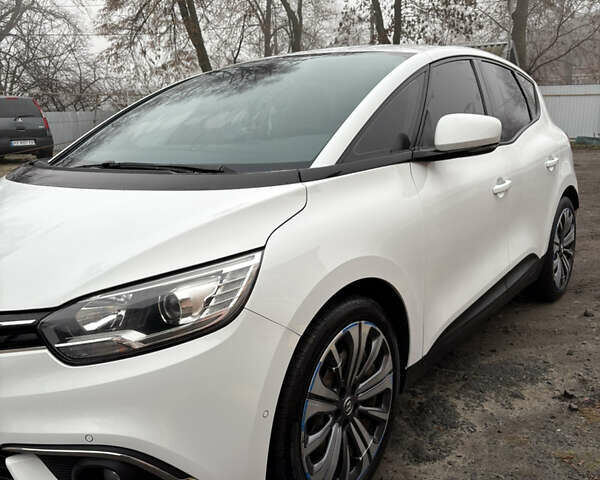 Белый Рено Сценик, объемом двигателя 1.46 л и пробегом 193 тыс. км за 13600 $, фото 2 на Automoto.ua