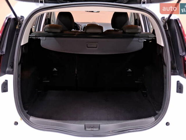 Белый Рено Сценик, объемом двигателя 1.5 л и пробегом 223 тыс. км за 15900 $, фото 50 на Automoto.ua