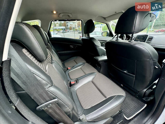 Белый Рено Сценик, объемом двигателя 1.5 л и пробегом 204 тыс. км за 13700 $, фото 33 на Automoto.ua
