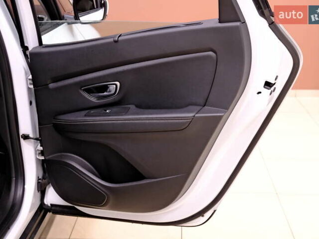 Белый Рено Сценик, объемом двигателя 1.5 л и пробегом 223 тыс. км за 15900 $, фото 37 на Automoto.ua