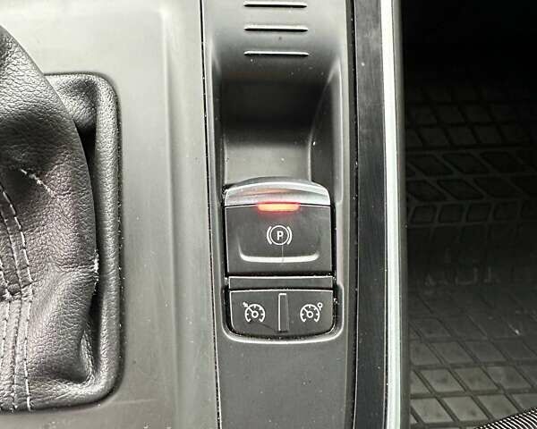 Белый Рено Сценик, объемом двигателя 1.46 л и пробегом 297 тыс. км за 14800 $, фото 12 на Automoto.ua