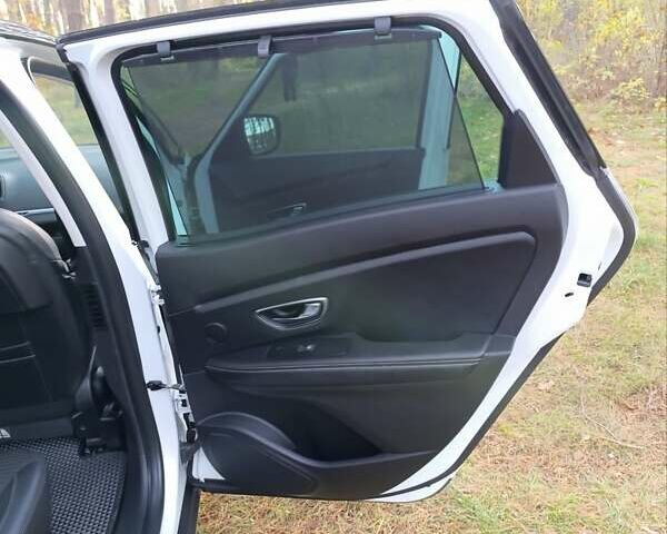 Белый Рено Сценик, объемом двигателя 1.6 л и пробегом 232 тыс. км за 17100 $, фото 10 на Automoto.ua