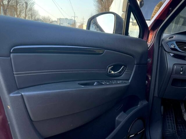 Білий Рено Сценік, об'ємом двигуна 0 л та пробігом 280 тис. км за 8700 $, фото 9 на Automoto.ua