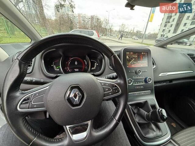 Белый Рено Сценик, объемом двигателя 1.8 л и пробегом 163 тыс. км за 14500 $, фото 19 на Automoto.ua