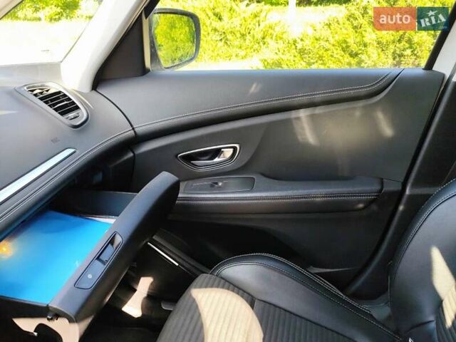 Белый Рено Сценик, объемом двигателя 1.6 л и пробегом 261 тыс. км за 16500 $, фото 20 на Automoto.ua