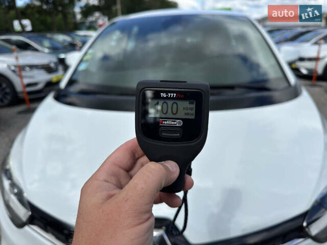 Белый Рено Сценик, объемом двигателя 1.5 л и пробегом 237 тыс. км за 13500 $, фото 13 на Automoto.ua