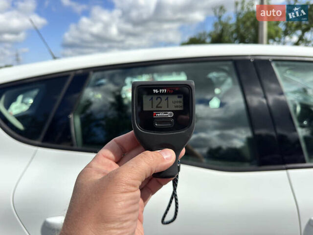 Белый Рено Сценик, объемом двигателя 1.5 л и пробегом 237 тыс. км за 13500 $, фото 17 на Automoto.ua
