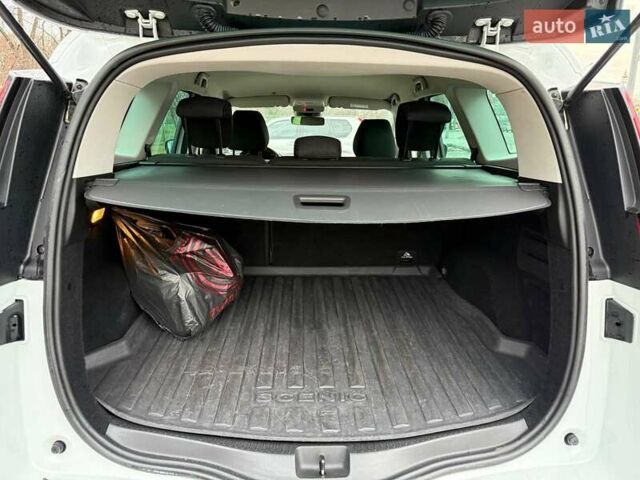 Белый Рено Сценик, объемом двигателя 1.8 л и пробегом 163 тыс. км за 14500 $, фото 9 на Automoto.ua