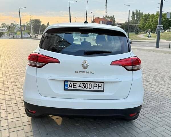 Белый Рено Сценик, объемом двигателя 1.46 л и пробегом 215 тыс. км за 13800 $, фото 2 на Automoto.ua