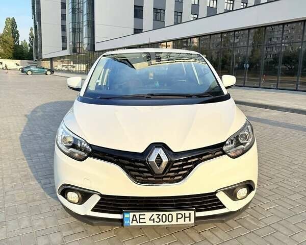 Белый Рено Сценик, объемом двигателя 1.46 л и пробегом 215 тыс. км за 13800 $, фото 8 на Automoto.ua