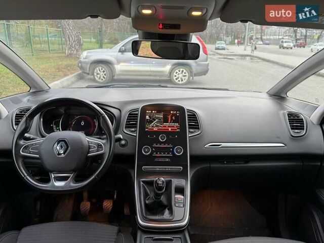 Белый Рено Сценик, объемом двигателя 1.8 л и пробегом 163 тыс. км за 14500 $, фото 20 на Automoto.ua