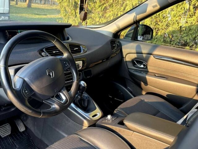 Білий Рено Сценік, об'ємом двигуна 0 л та пробігом 280 тис. км за 8700 $, фото 2 на Automoto.ua