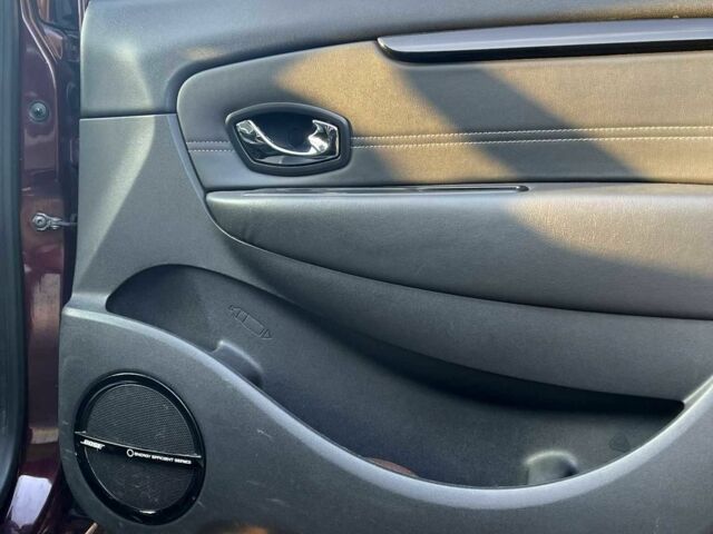 Білий Рено Сценік, об'ємом двигуна 0 л та пробігом 280 тис. км за 8700 $, фото 7 на Automoto.ua