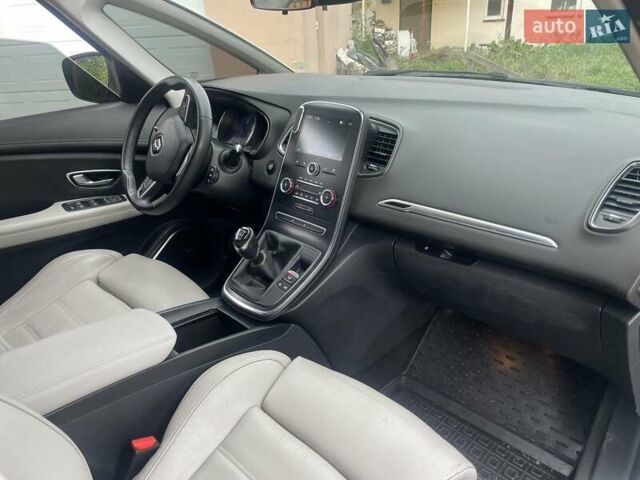 Рено Сценик 2019 в Луцке на Automoto.ua Белый Рено Сценик, объемом двигателя 1.7 л и пробегом 206 тыс. км за 14890 $, фото 15 на Automoto.ua