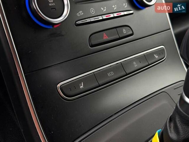 Белый Рено Сценик, объемом двигателя 1.8 л и пробегом 230 тыс. км за 16800 $, фото 48 на Automoto.ua