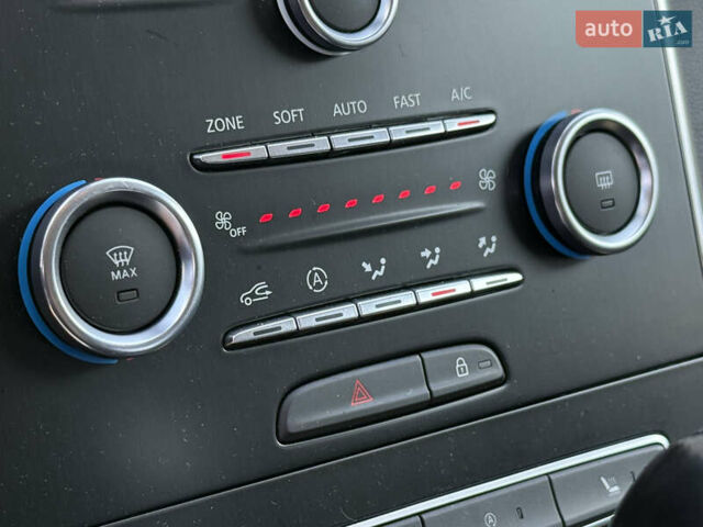 Белый Рено Сценик, объемом двигателя 1.7 л и пробегом 140 тыс. км за 16750 $, фото 59 на Automoto.ua