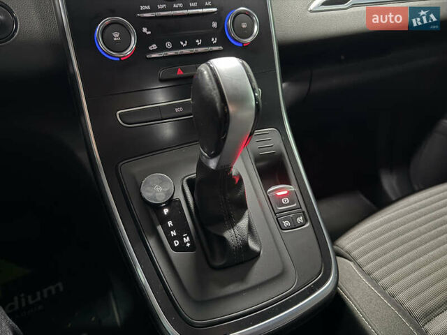 Белый Рено Сценик, объемом двигателя 1.8 л и пробегом 174 тыс. км за 18500 $, фото 27 на Automoto.ua