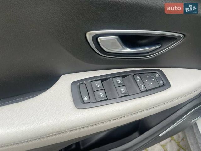 Рено Сценик 2019 в Луцке на Automoto.ua Белый Рено Сценик, объемом двигателя 1.7 л и пробегом 206 тыс. км за 14890 $, фото 21 на Automoto.ua