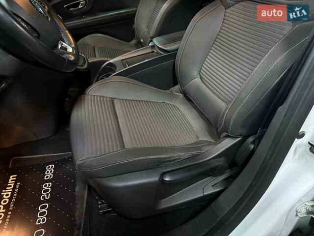 Белый Рено Сценик, объемом двигателя 1.8 л и пробегом 174 тыс. км за 18500 $, фото 19 на Automoto.ua