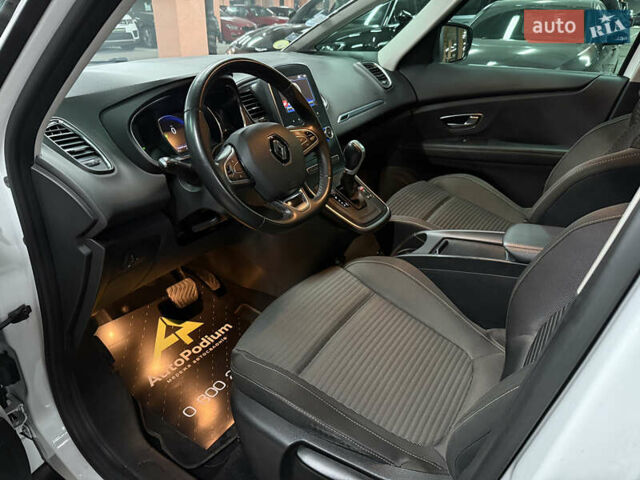 Белый Рено Сценик, объемом двигателя 1.8 л и пробегом 174 тыс. км за 18500 $, фото 16 на Automoto.ua