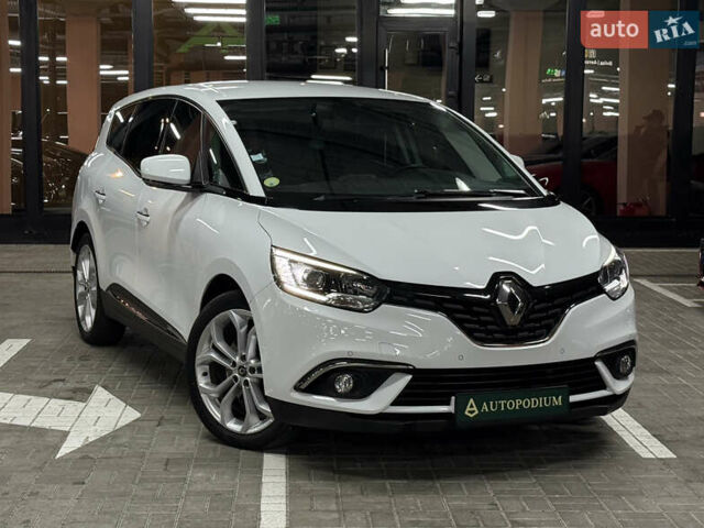 Белый Рено Сценик, объемом двигателя 1.8 л и пробегом 174 тыс. км за 18500 $, фото 1 на Automoto.ua