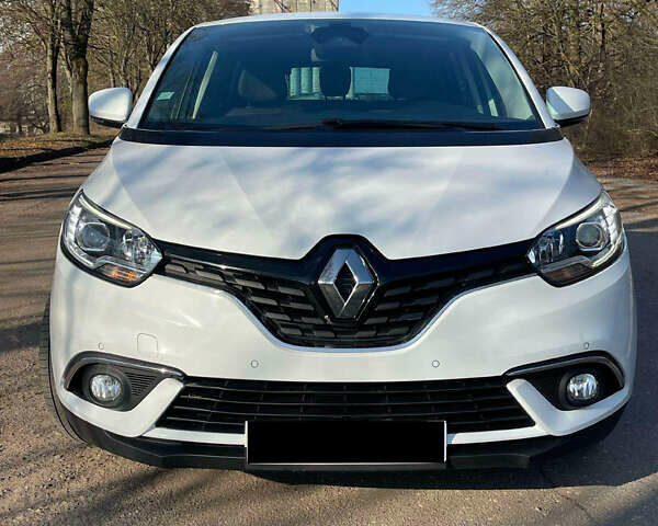 Белый Рено Сценик, объемом двигателя 1.7 л и пробегом 230 тыс. км за 11800 $, фото 2 на Automoto.ua
