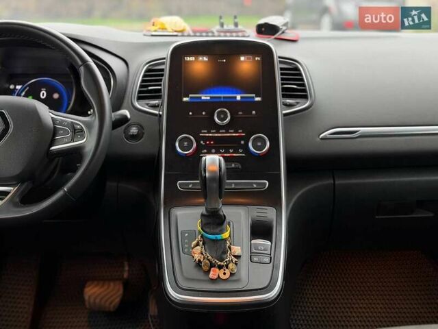 Белый Рено Сценик, объемом двигателя 1.8 л и пробегом 230 тыс. км за 16800 $, фото 39 на Automoto.ua