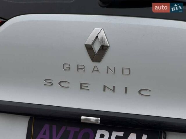Белый Рено Сценик, объемом двигателя 1.8 л и пробегом 230 тыс. км за 16800 $, фото 21 на Automoto.ua