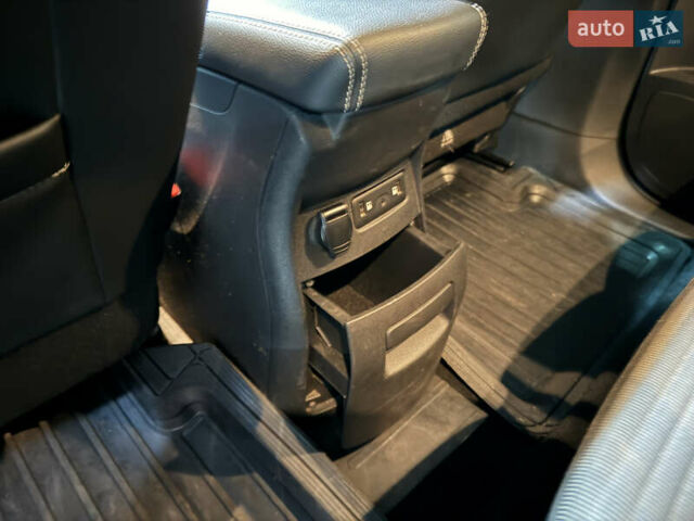 Белый Рено Сценик, объемом двигателя 1.8 л и пробегом 174 тыс. км за 18500 $, фото 22 на Automoto.ua