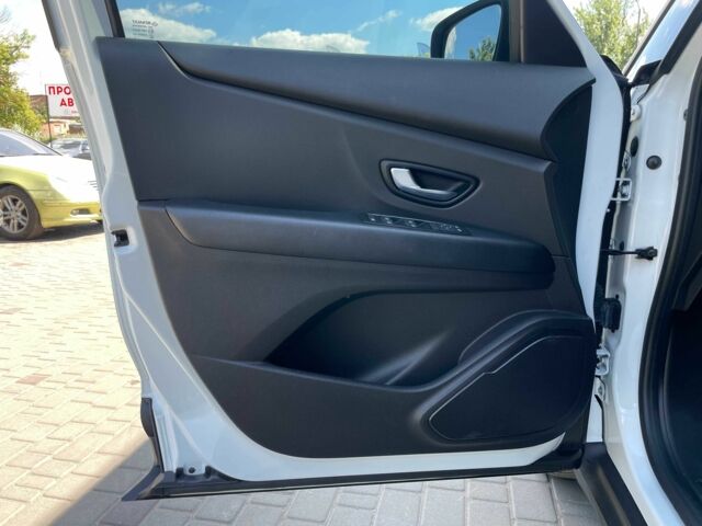 Білий Рено Сценік, об'ємом двигуна 1.7 л та пробігом 199 тис. км за 15155 $, фото 6 на Automoto.ua