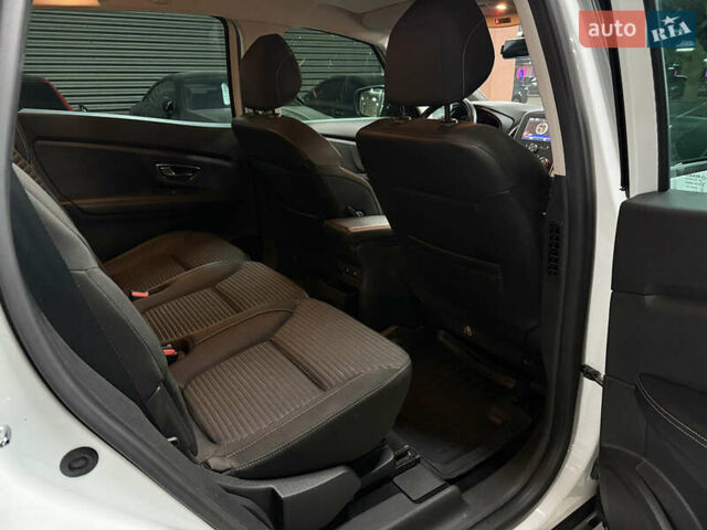 Белый Рено Сценик, объемом двигателя 1.8 л и пробегом 174 тыс. км за 18500 $, фото 34 на Automoto.ua