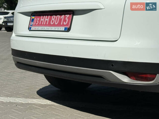 Белый Рено Сценик, объемом двигателя 1.7 л и пробегом 140 тыс. км за 16750 $, фото 23 на Automoto.ua