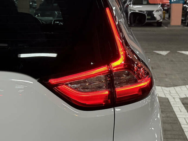 Белый Рено Сценик, объемом двигателя 1.8 л и пробегом 174 тыс. км за 18500 $, фото 11 на Automoto.ua